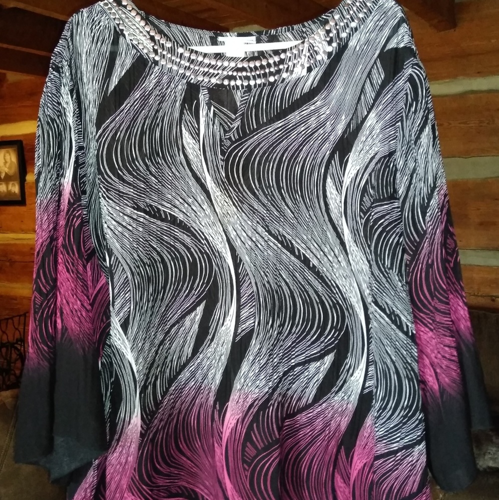 Lightweight comfortable blouse